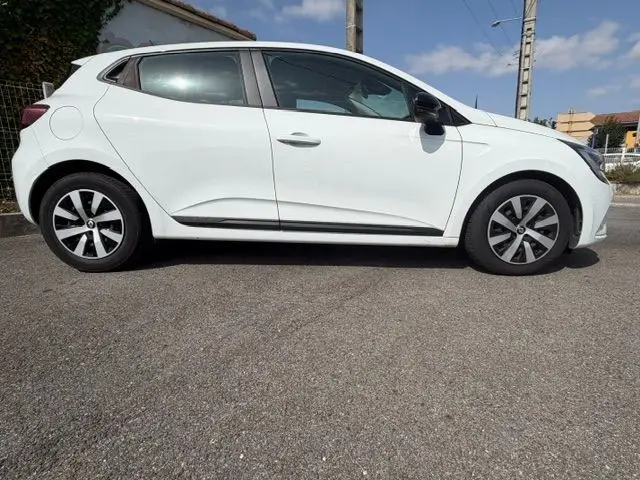 RENAULT CLIO V