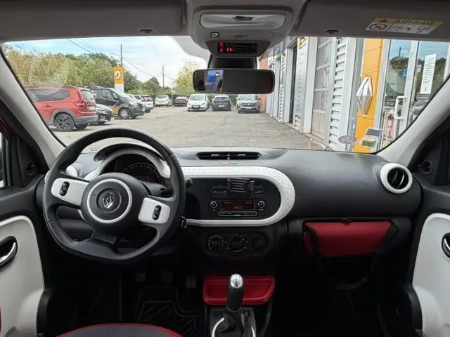 RENAULT TWINGO III – Image 12