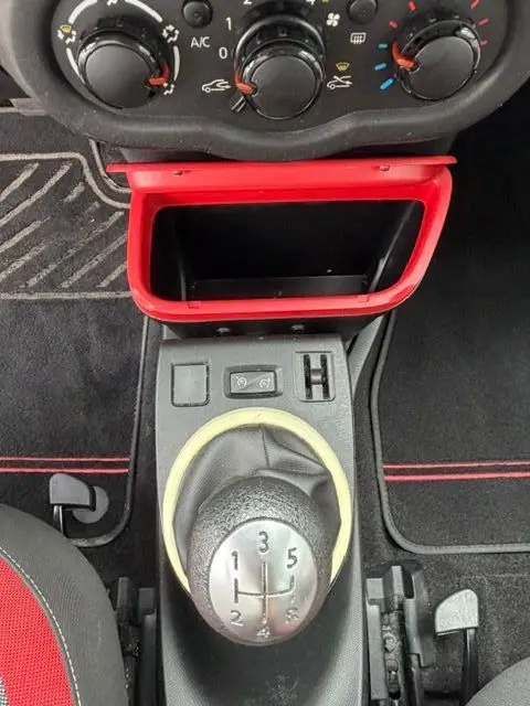 RENAULT TWINGO III – Image 14