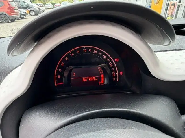 RENAULT TWINGO III – Image 15